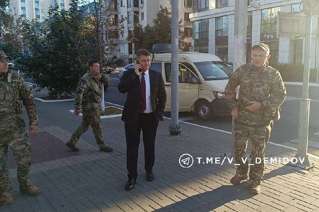 Появились кадры с последствиями взрыва дрона ВСУ у администрации столицы региона России