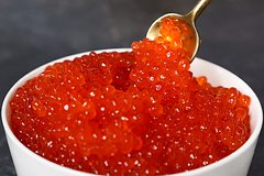 В России впервые с прошлого года подешевела красная икра