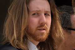 В сети оценили внешность 21-летнего сына Рассела Кроу