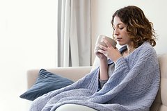 Россиянам назвали обязательные средства в аптечке в сезон простуд