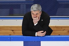 Главного тренера клуба КХЛ отстранили от работы